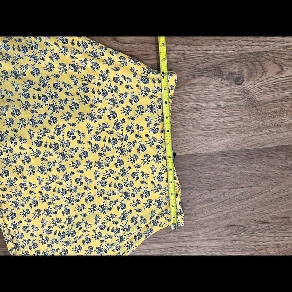 H&M vintage yellow floral skirt with buttons size 2 - Picture 5 of 7